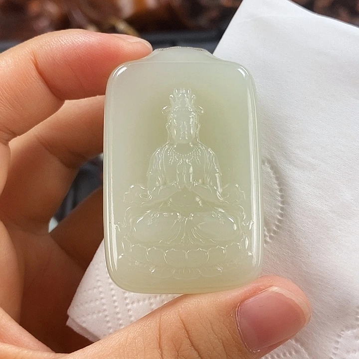 葉***生颈饰未镶嵌和田玉