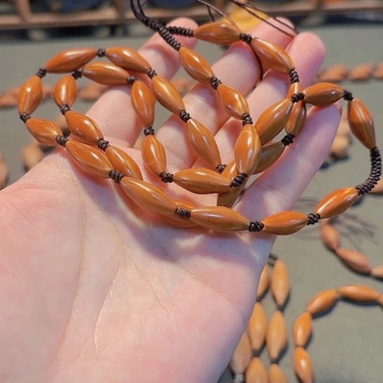 S***T0.8小柳叶光板脖挂30粒