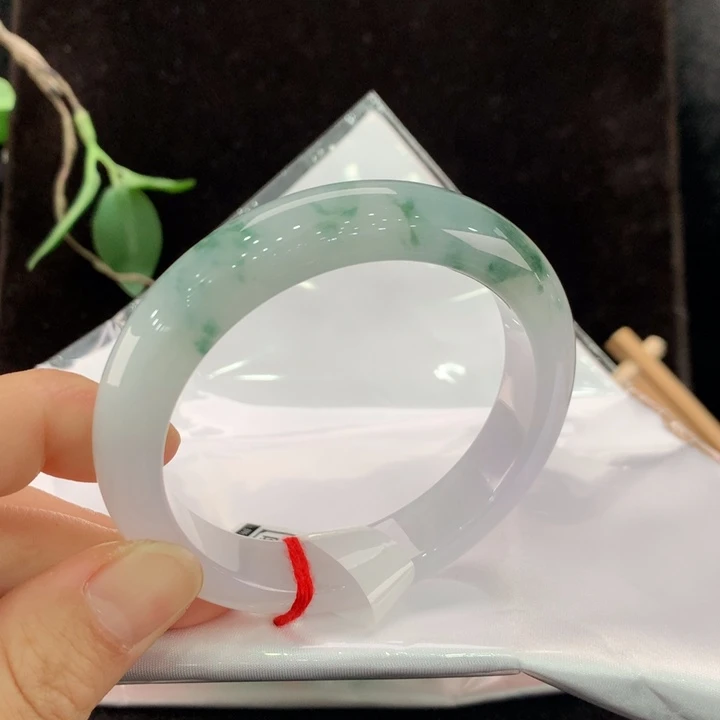 翡翠手镯未镶嵌111/0035