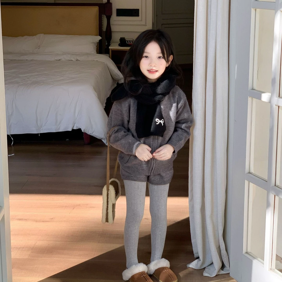 甜小七女童2025秋季新款韩版休闲时尚针织连帽外套毛线短裤套装
