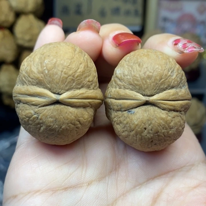 吊坠文玩核桃6萌萌包血玉元宝