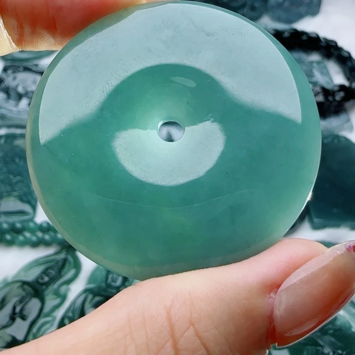 翡翠未镶嵌颈饰多样性发货天然的A货翡翠