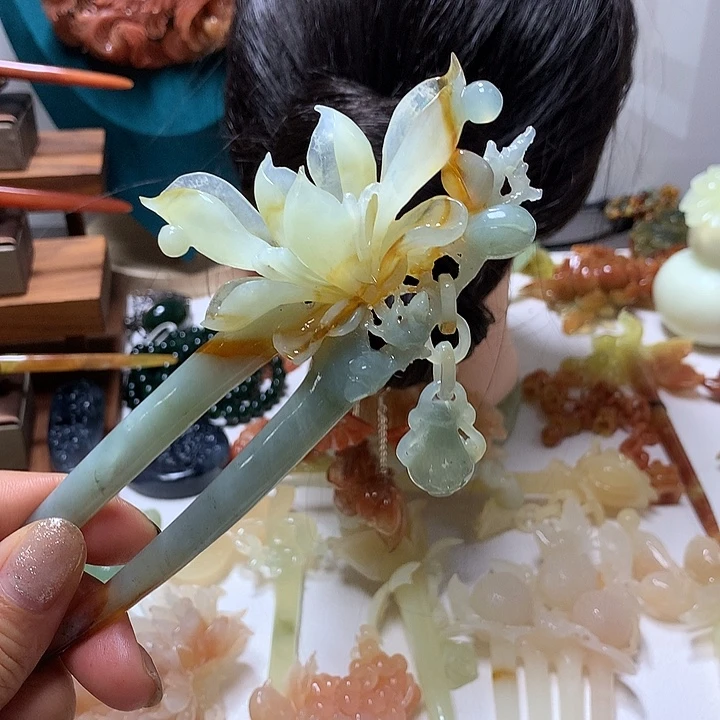 哇***蛙未镶嵌蛇纹石玉发饰