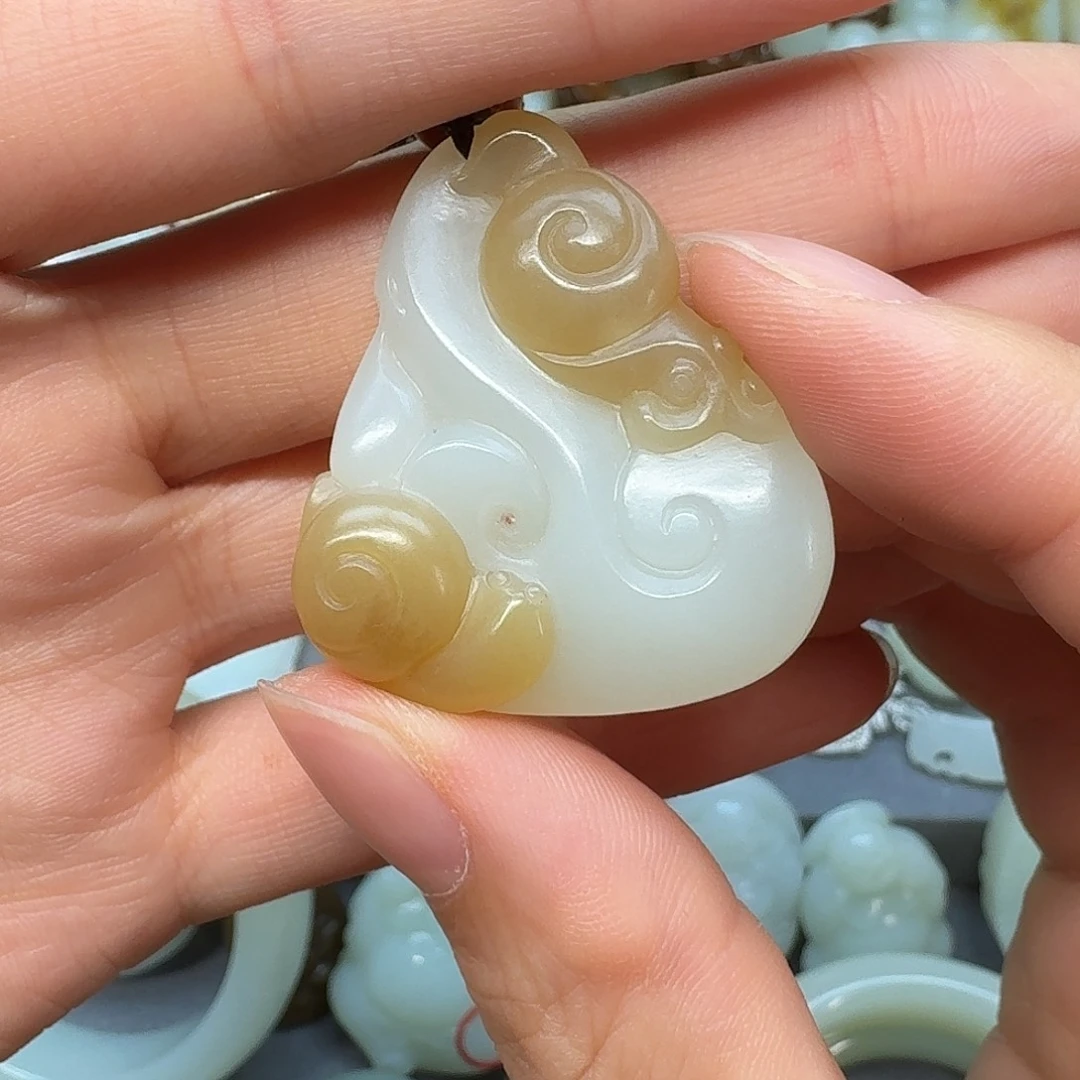 颈饰未镶嵌和田玉