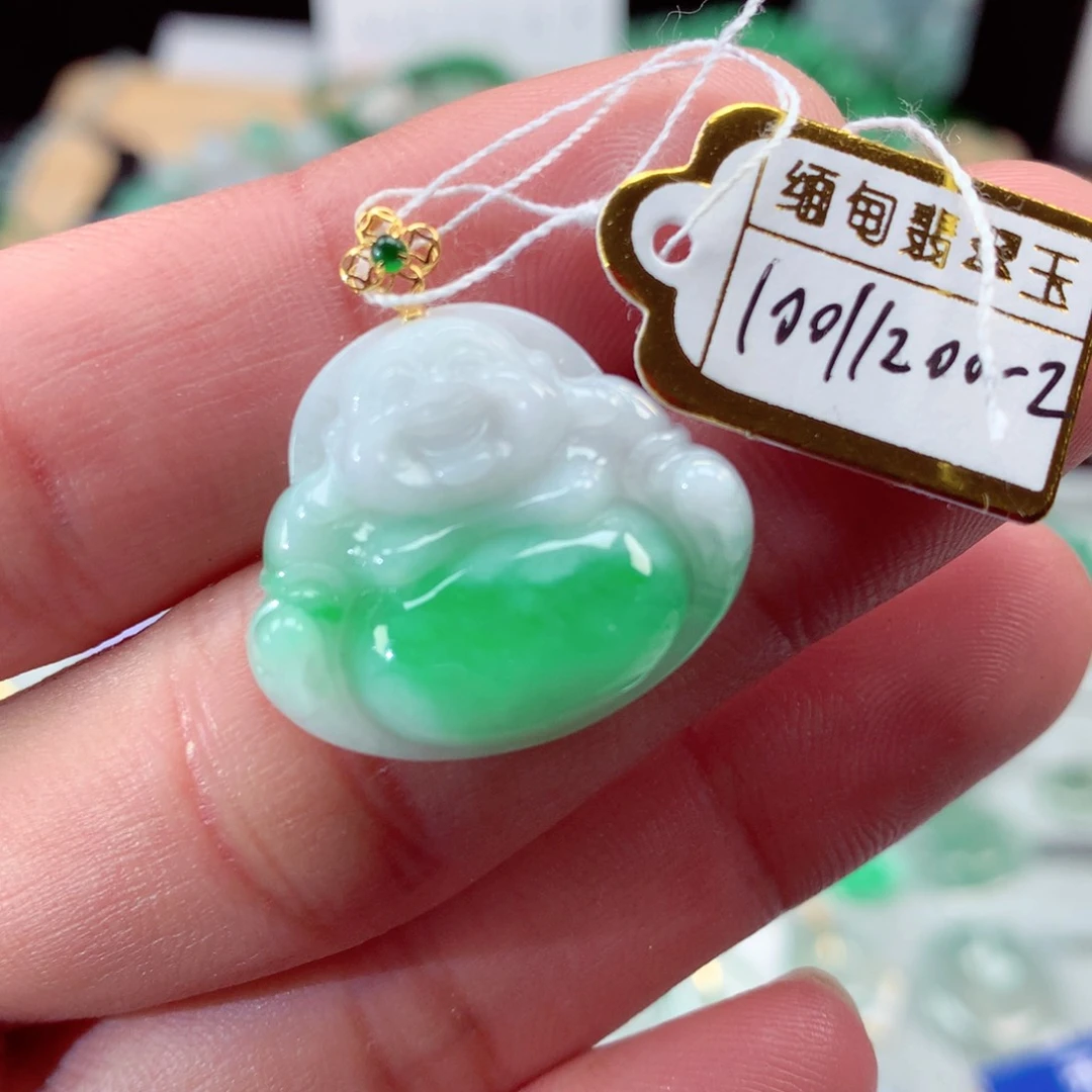 翡翠颈饰18K金镶嵌翡翠吊坠