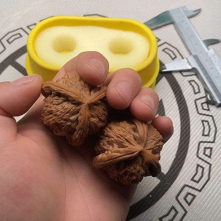 一***缘吊坠文玩核桃