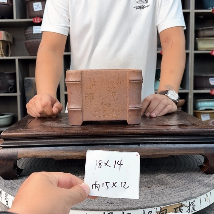 紫砂花盆紫砂的颜色很好看