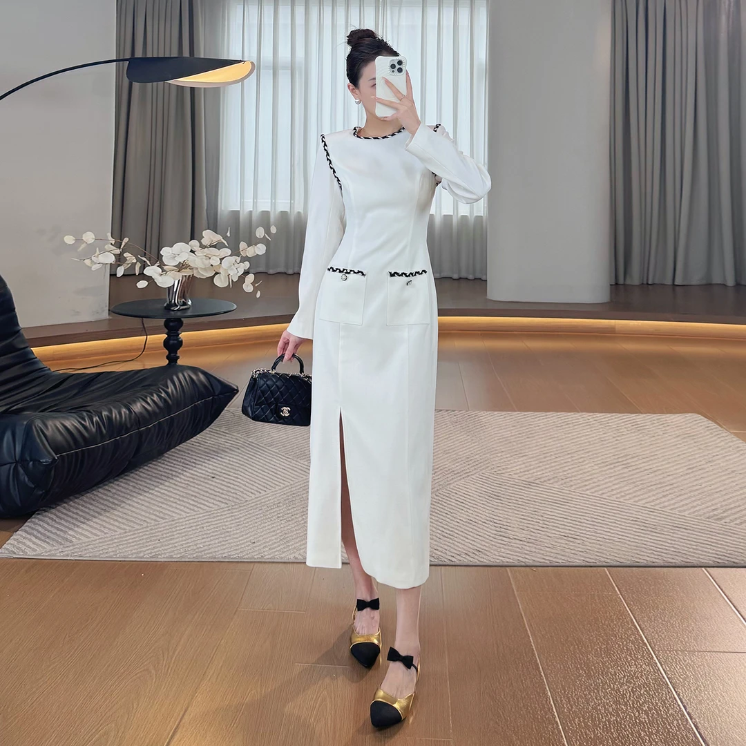 利祯新款【雪融山茶】设计感圆领撞色显瘦开叉长袖连衣裙LZ2226