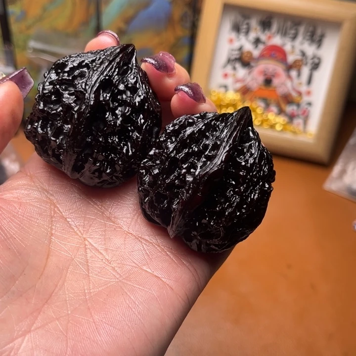 核桃地闷文玩手把件大沽石 11