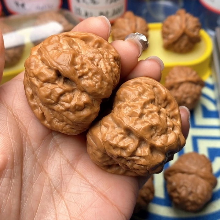 桃核吊坠蛙王 47×44核桃