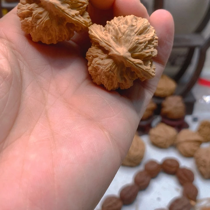 L***文玩核桃吊坠盘龙虎头