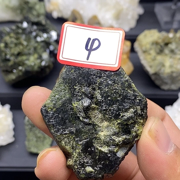 有机玻璃巴基斯坦绿莲石单晶4