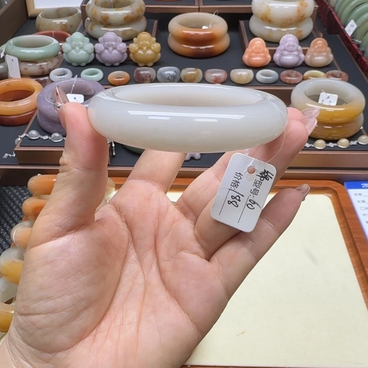 石英岩玉未镶嵌手镯60