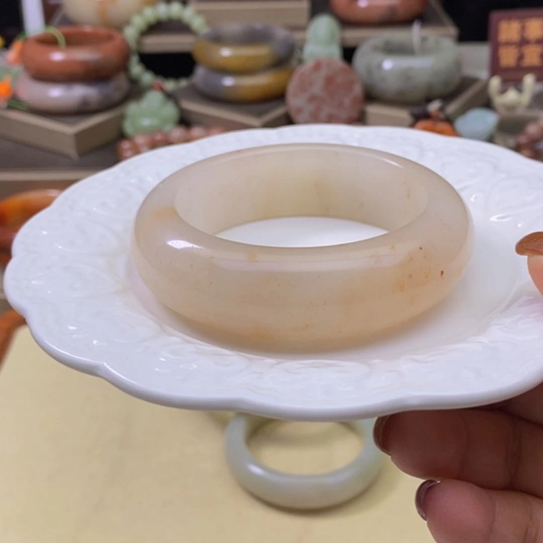 【闪购商品】未镶嵌手镯石英岩玉