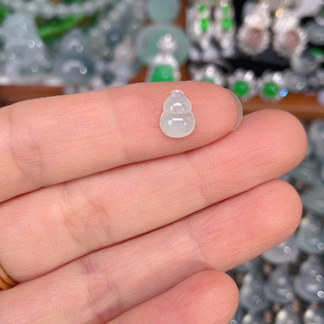 翡翠未镶嵌颈饰天然缅甸A货翡翠