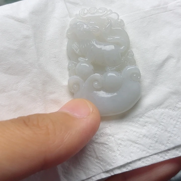 翡翠未镶嵌颈饰挂件