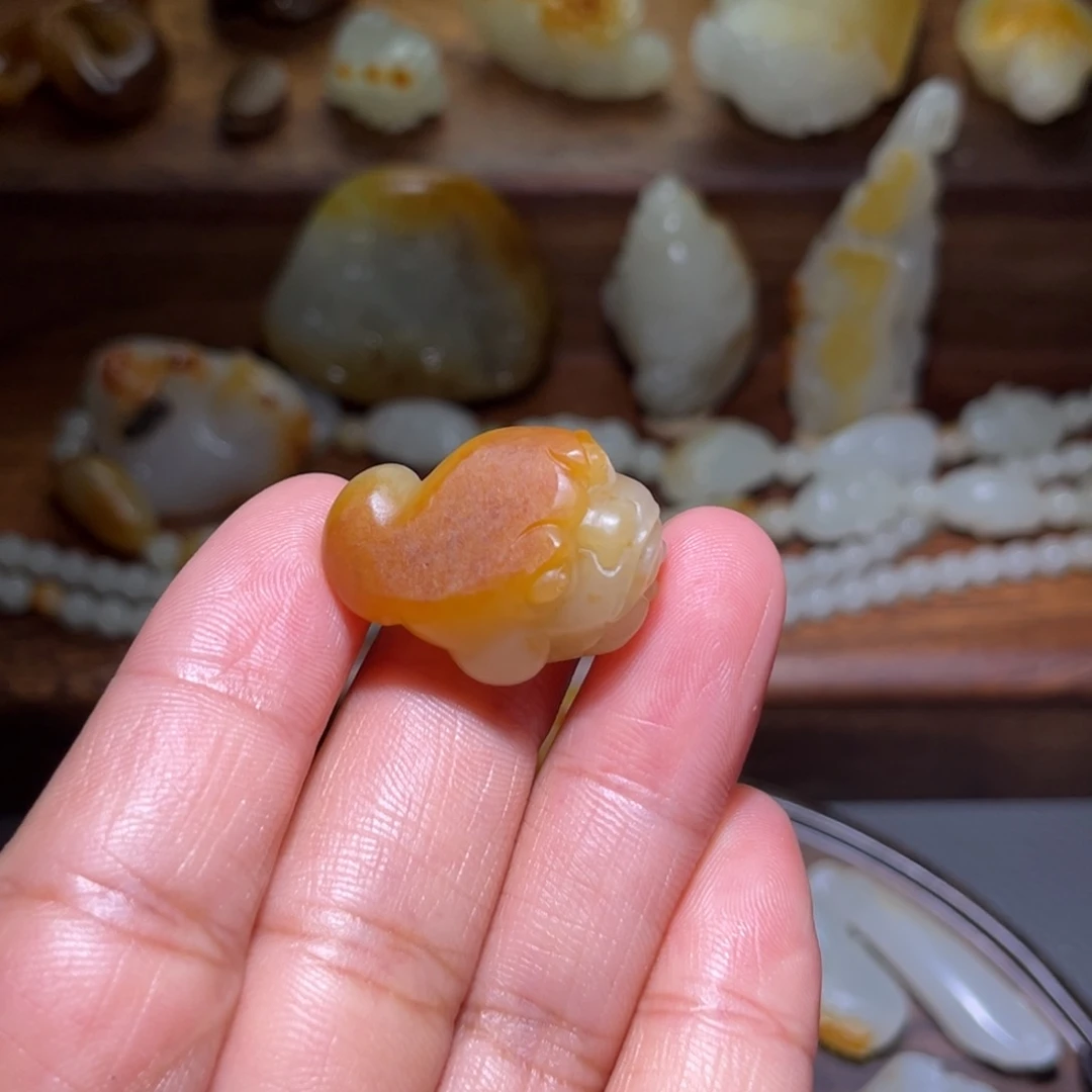 大***龙未镶嵌和田玉车挂