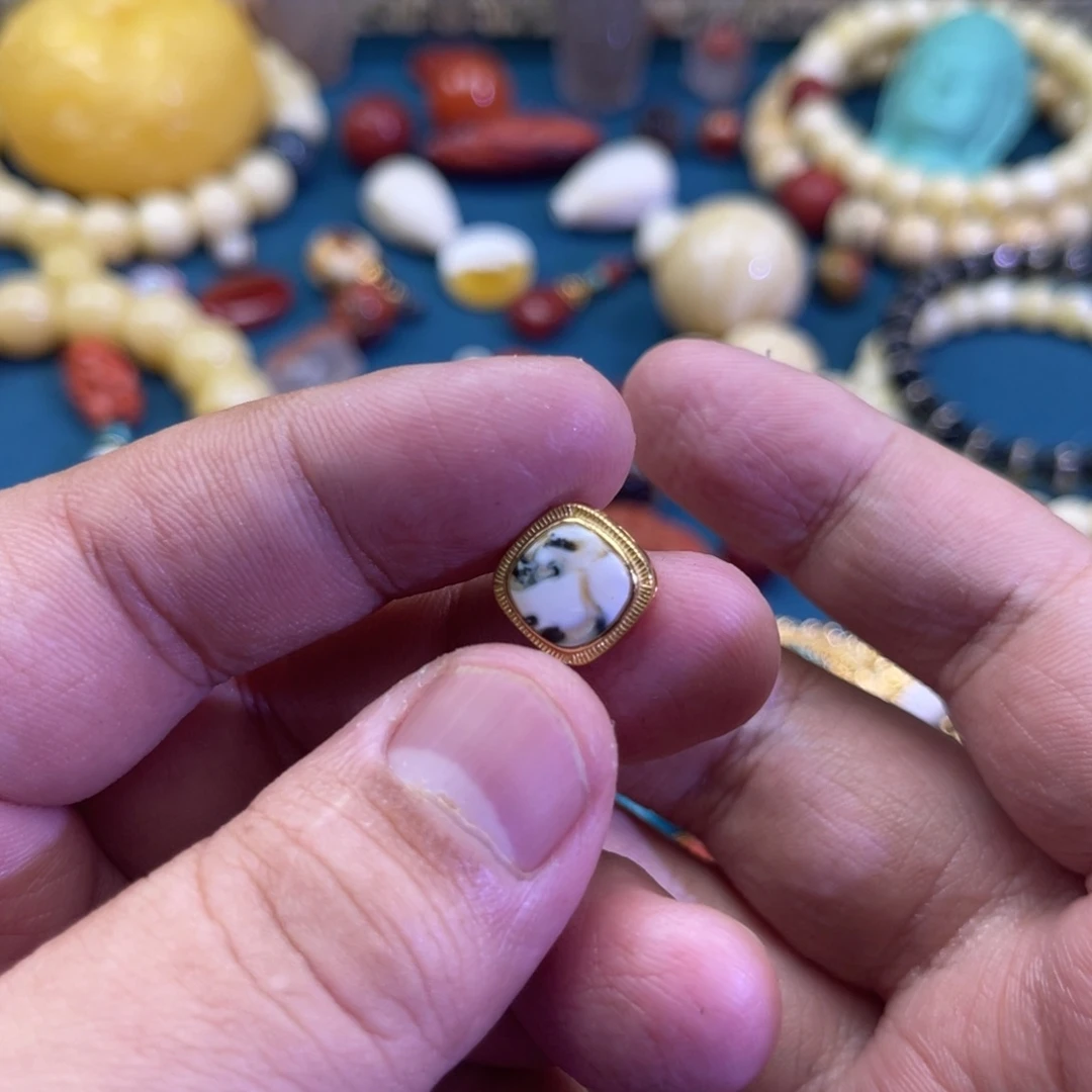 琥珀未镶嵌珠宝奇石4