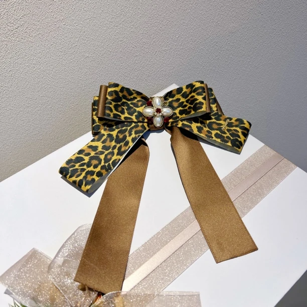 非金属布艺胸针 新款胸针泡菜国原版豹纹蝴蝶结飘带个性原创设计