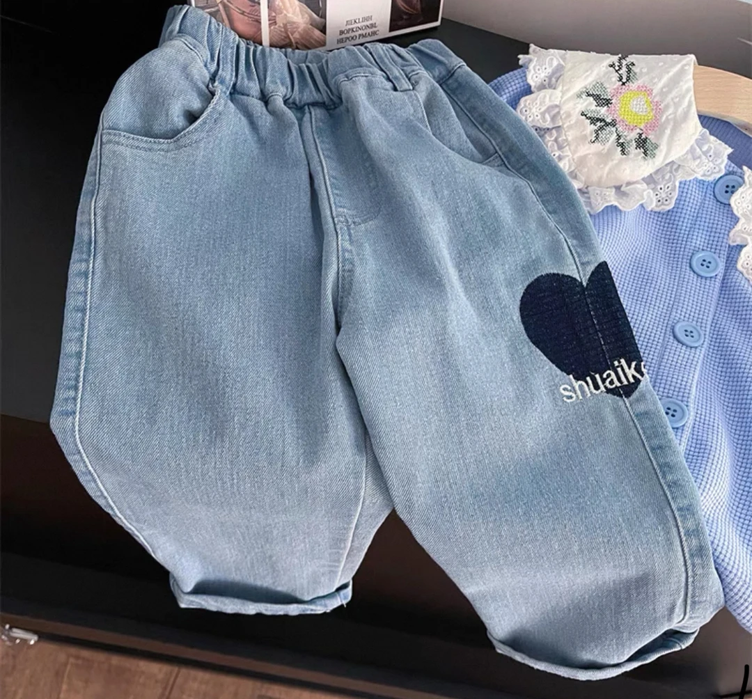 143儿童字母爱心休闲牛仔裤