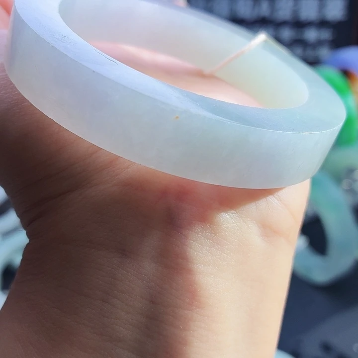 未镶嵌手镯定制翡翠