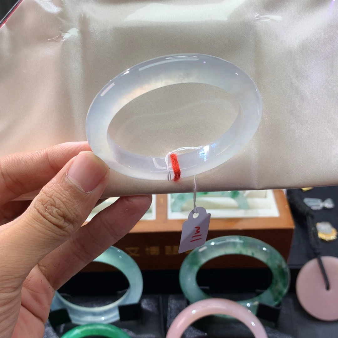 未镶嵌手镯翡翠贵妃