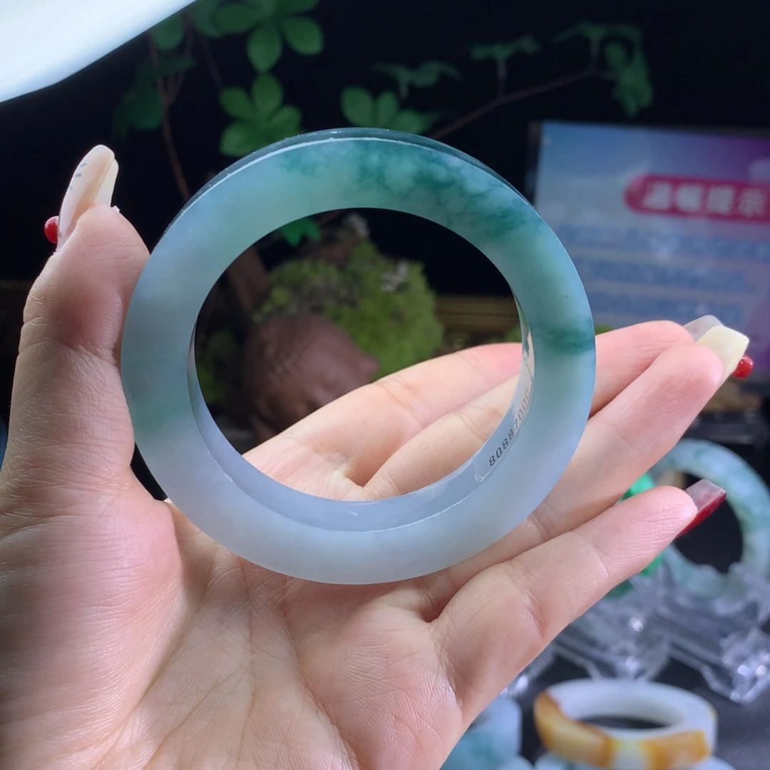 定制翡翠翡翠未镶嵌美***来