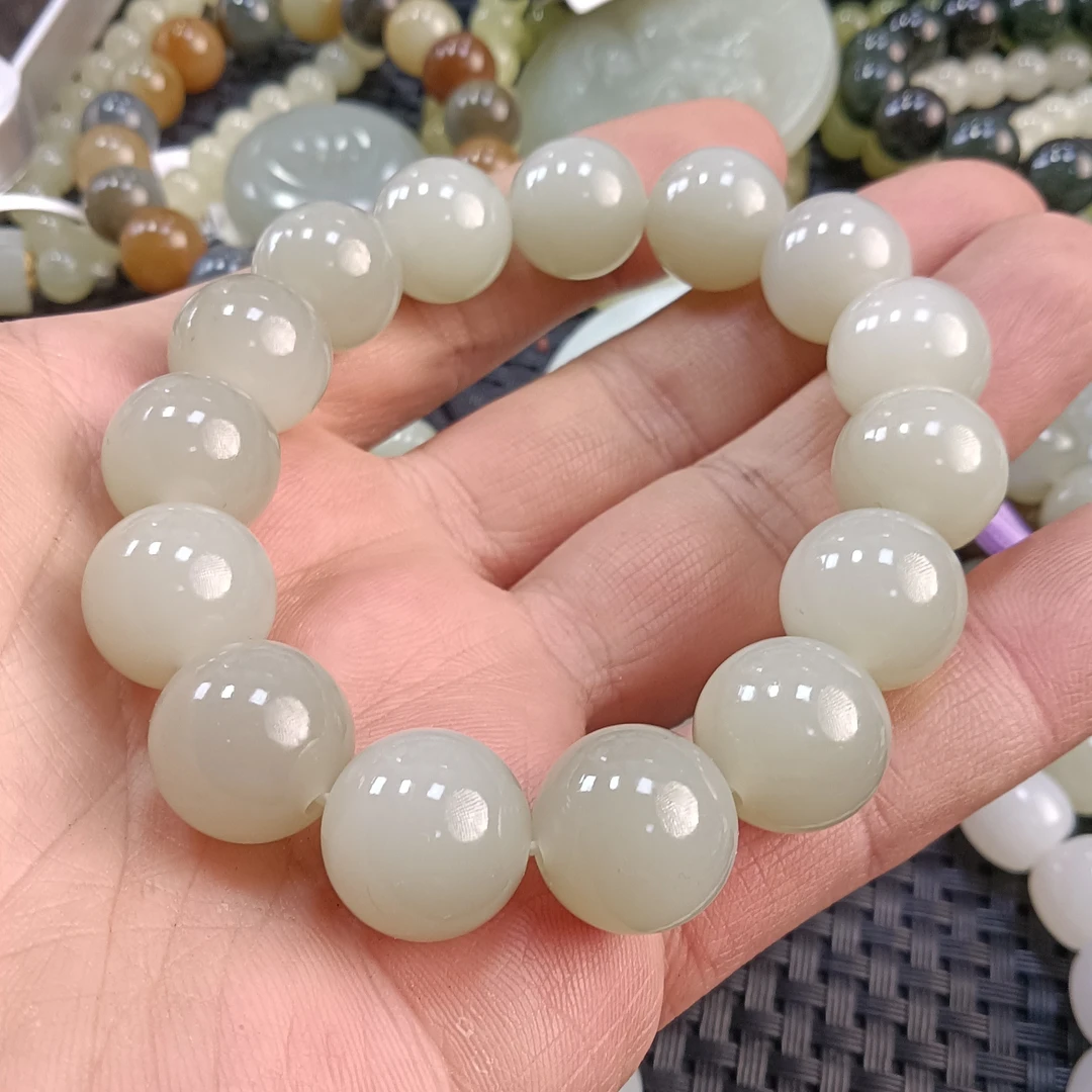 新疆和田玉且末近矿青白玉卡14手串15颗重63克