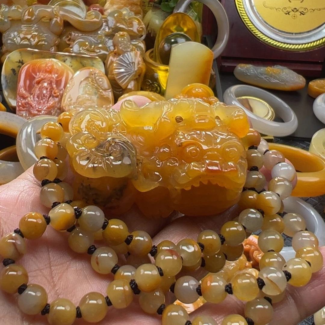 石英质玉未镶嵌颈饰