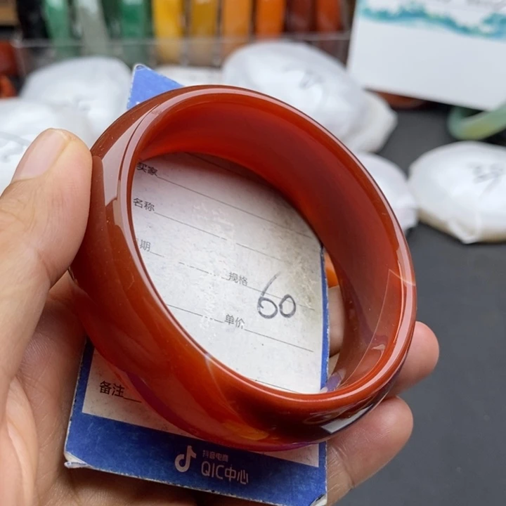 未镶嵌手镯石英质玉