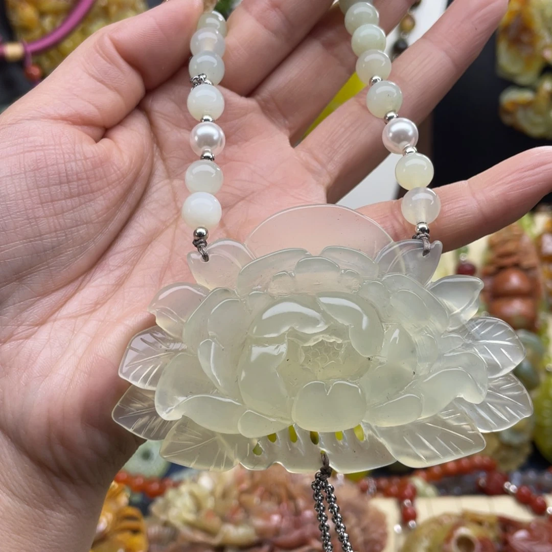 未镶嵌蛇纹石玉颈饰