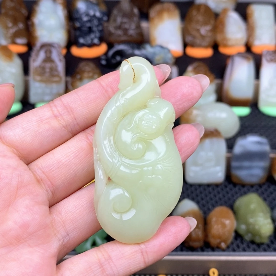 和田玉未镶嵌颈饰