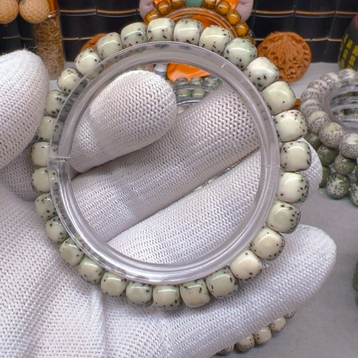 星月菩提手串8大留白河豚