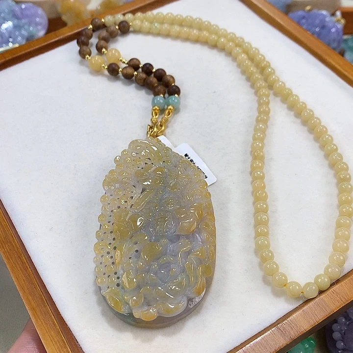 翡翠未镶嵌颈饰翡翠吊坠