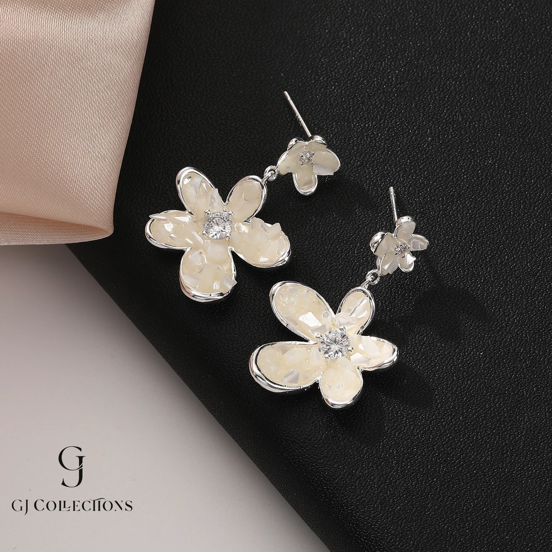 铜合金耳饰 日韩银白色超仙花卉法式白色甜美百搭耳环芭蕾风饰品