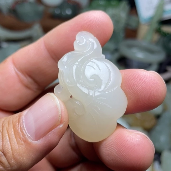 和田玉未镶嵌颈饰