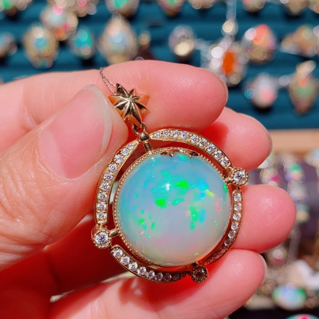 欧泊18K金镶嵌吊坠