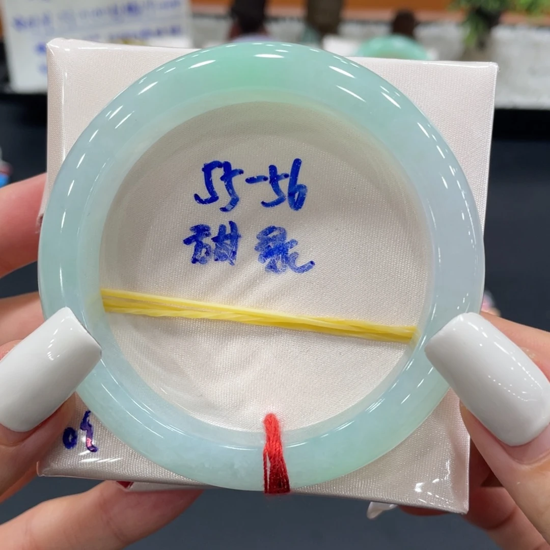 未镶嵌手镯翡翠缅甸翡翠手镯