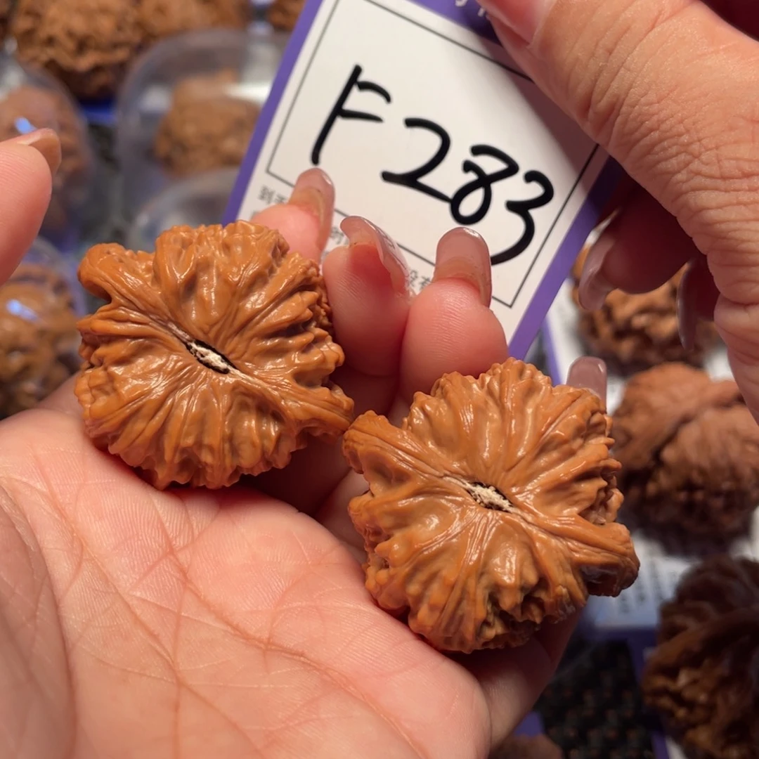 把件桃核283号白狮子40