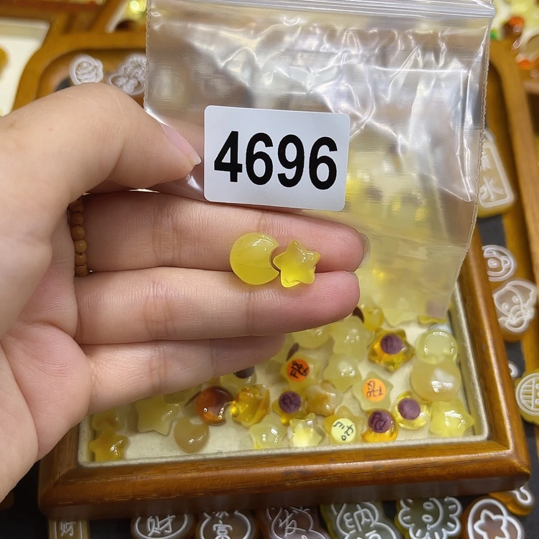 琥珀未镶嵌珠宝奇石