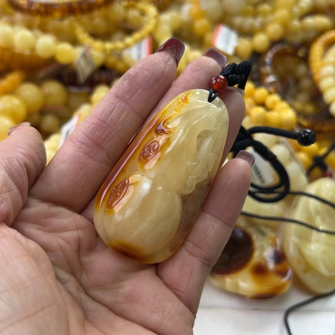 琥珀珠宝奇石未镶嵌
