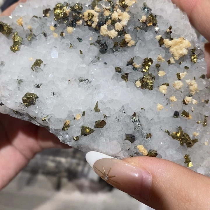 A***爪石材江西水晶黄铁锖色共生白云石