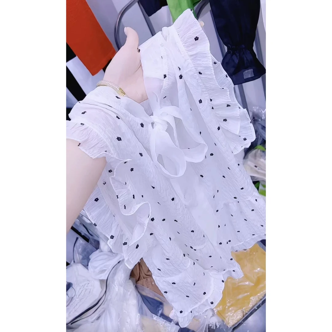 【现货】今年流行穿搭2025夏季新款绑带印花木耳边减龄无袖衬衫上衣