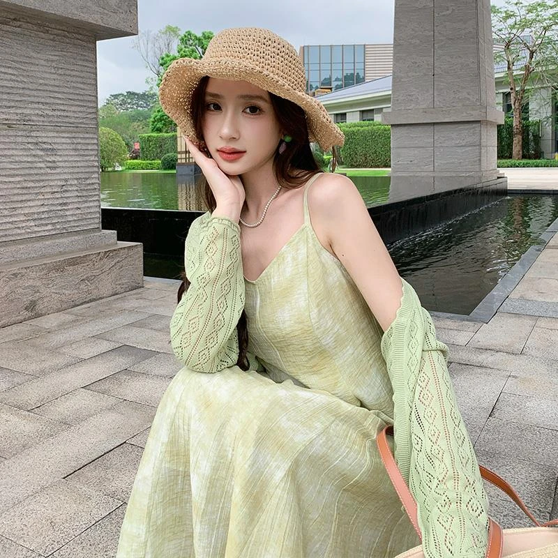 DUCURNO绿色大码连衣裙女夏季2025新款法式度假风温柔收腰中长裙