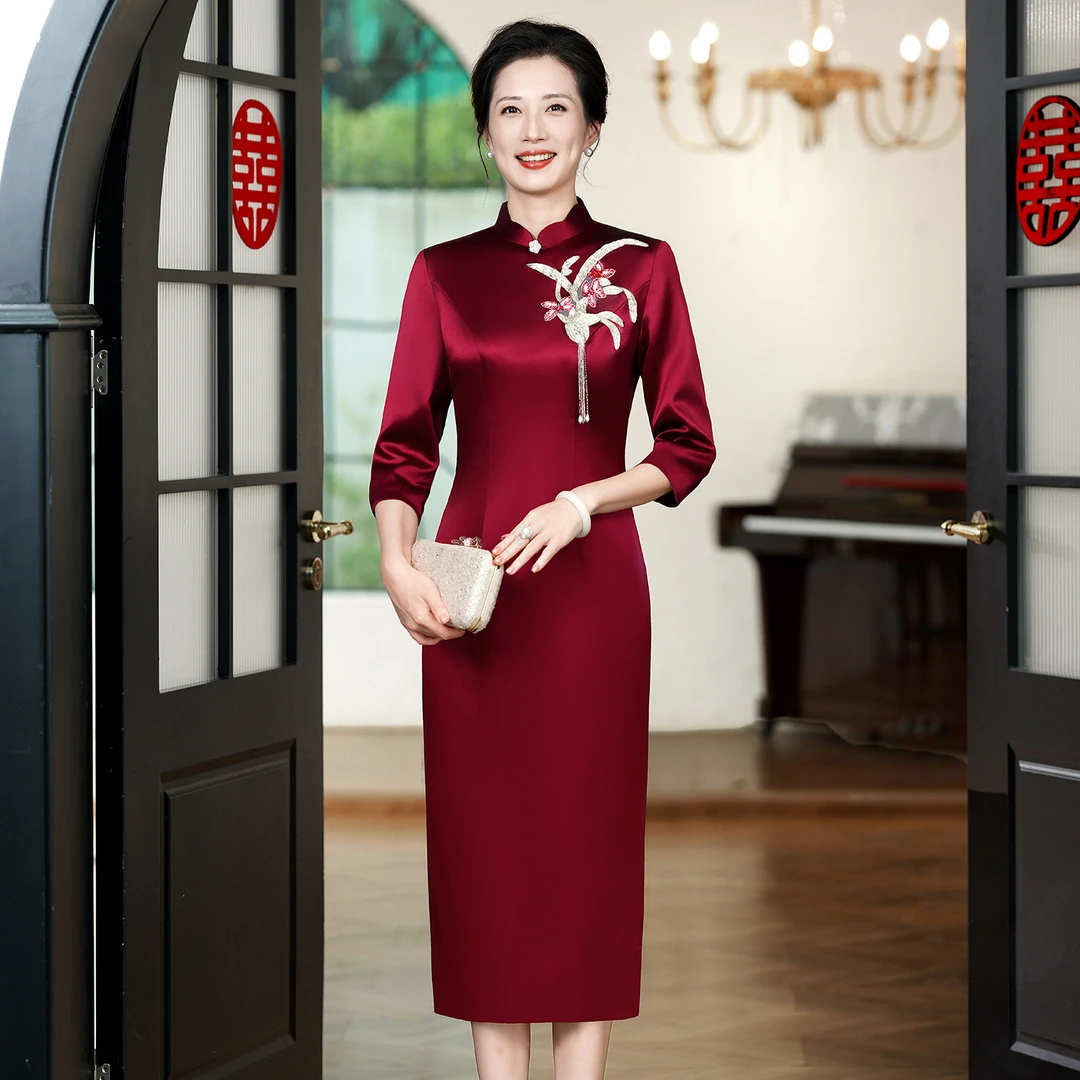 2025秋冬新款喜妈妈婚宴婆婆装重工国风旗袍喜婆婆礼服典雅大气新