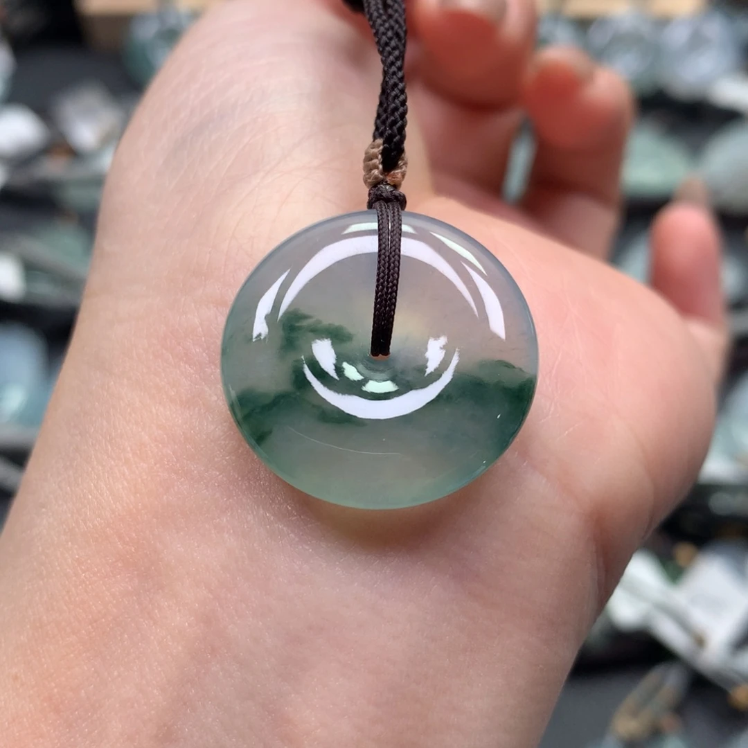 翡翠颈饰未镶嵌扣子