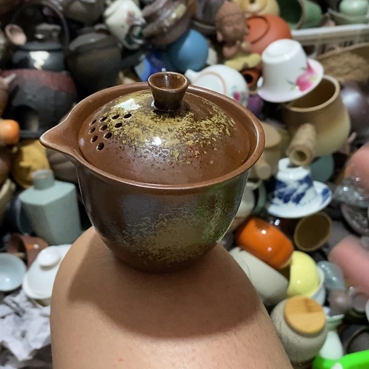 瓷片他俩小时没吃饱穿上就