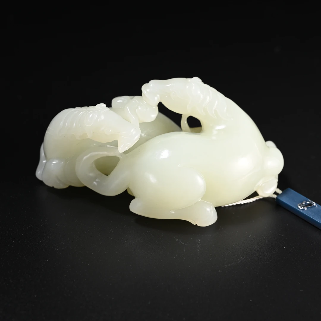 Lot8837 2511070012和田玉双马摆件/保利