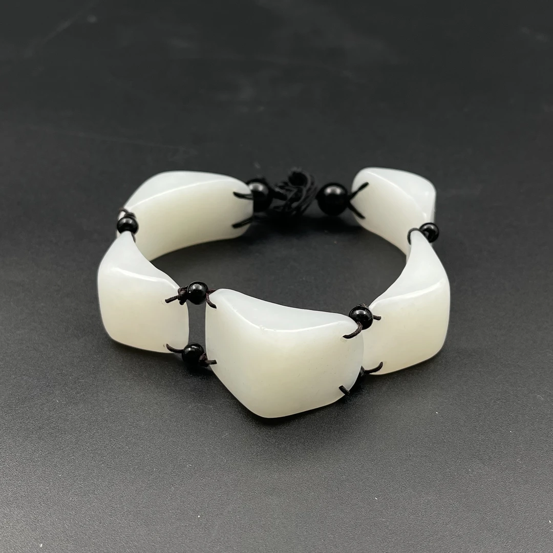 LOT.34和田玉随型手串/589559