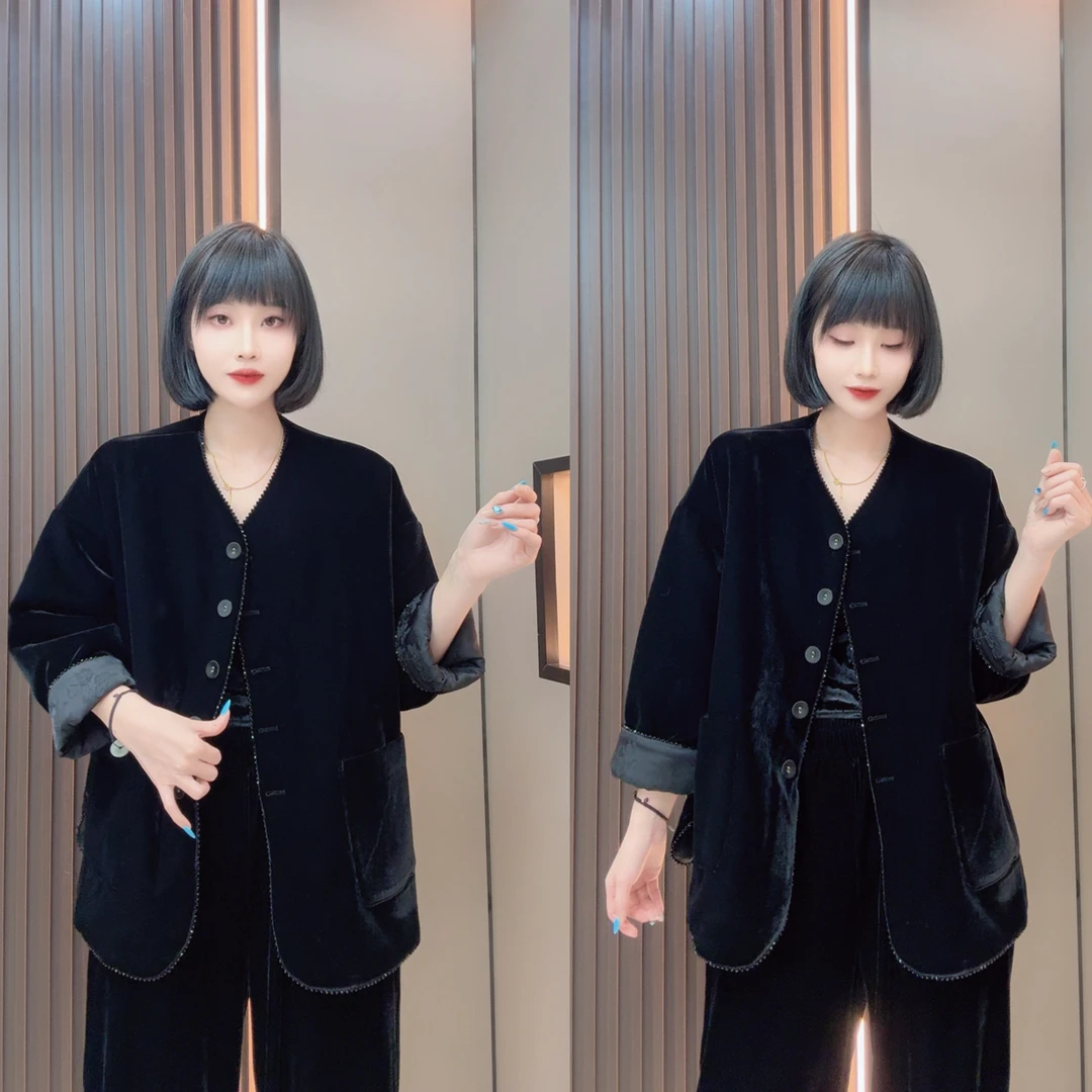 敏宝儿➕3929超大气宽松丝绒重工亮珠中长款加棉外套气质时尚